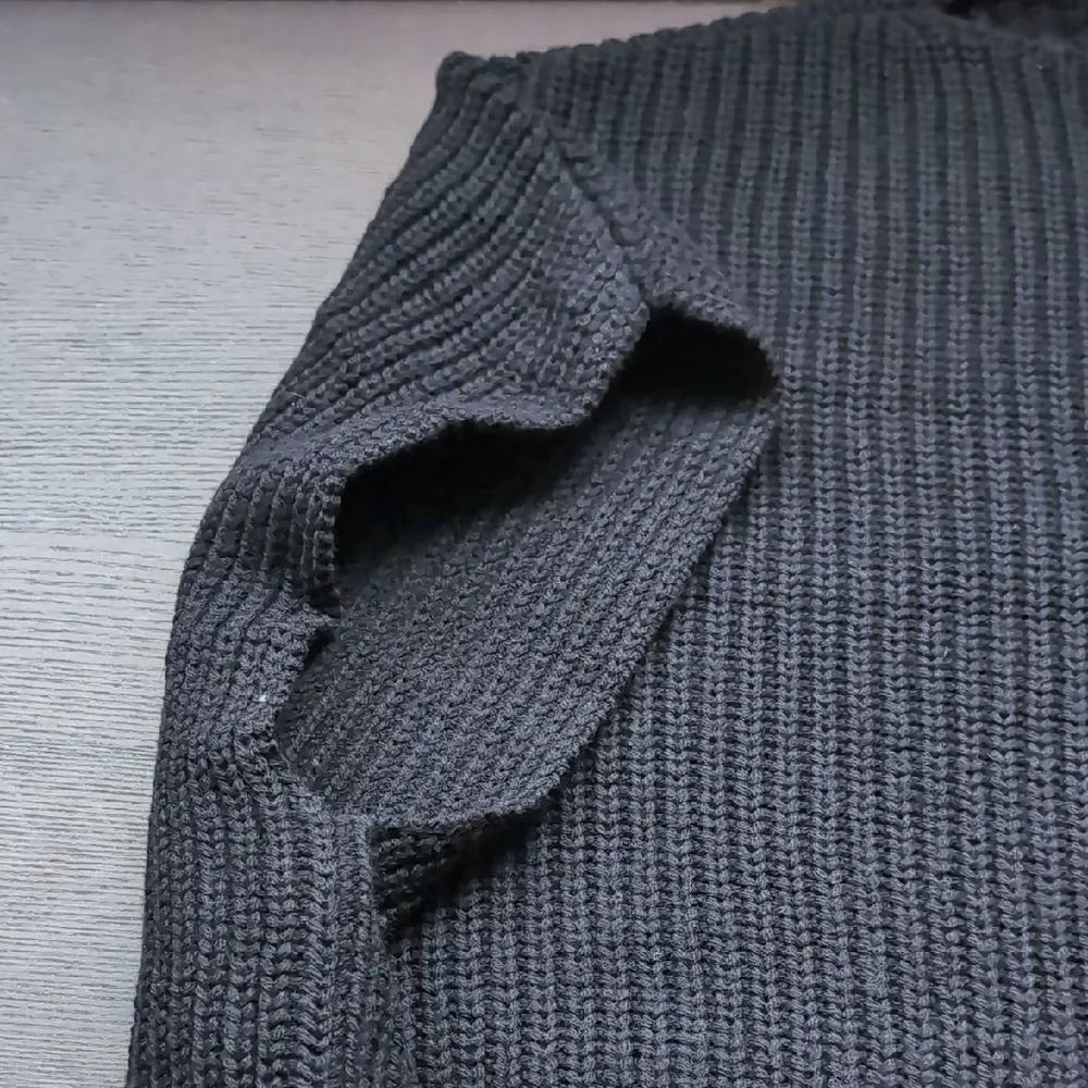 Wilfred Aritzia Black 💯 Wool Oversized Poncho Vest  Sweater One Size Pockets - Picture 2 of 11